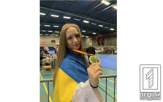 Дві золоті медалі здобула криворізька спортсменка на Відкритому чемпіонаті Бельгії з фунакоші шотокан карате та рукопашного бою