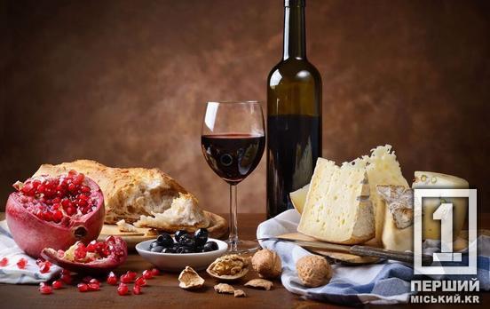 Простий продукт на святковому столі, який допоможе уникнути важкого ранку після застілля