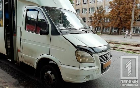В Кривом Роге маршрутчик наехал на ногу пенсионеру, его госпитализировали