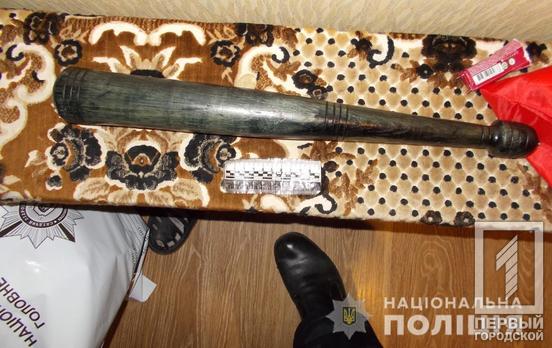 Правоохранители Кривого Рога задержали мужчину, который избил битой своего отчима