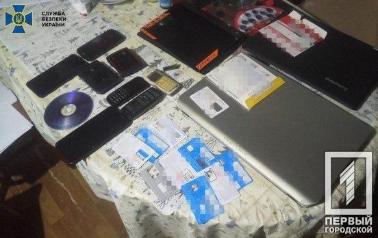 В Днепре задержали частных детективов, которые незаконно следили за людьми