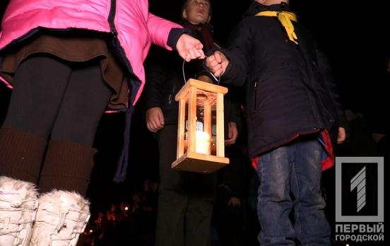 Скауты Кривого Рога передали горожанам Вифлеемский огонь мира