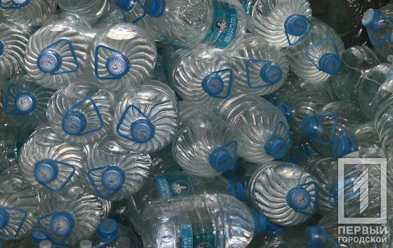 5 тонн води, продукти та засоби гігієни: з Кривого Рогу до Херсонщини благодійники відправлять гуманітарну допомогу