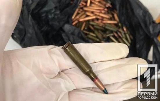 Мужчина в Кривом Роге носил с собой почти сотню патронов