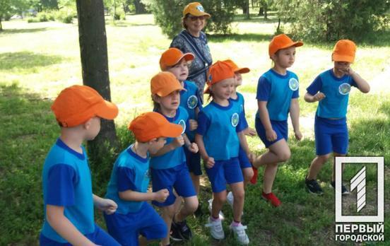 У Кривому Розі дошкільнята та школярі позмагались у легкоатлетичній естафеті