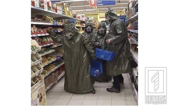 В любой непонятной ситуации – скупай всё в магазине: подборка мемов о карантине из-за коронавируса