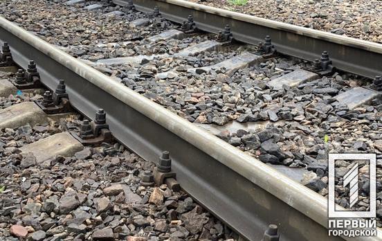 В Кривом Роге женщина пыталась запрыгнуть в электровоз и получила травму