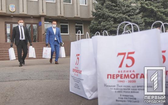 Валерий Гресько и Игорь Ратинов в День Победы для ветеранов Кривого Рога подготовили поздравления и продуктовые наборы