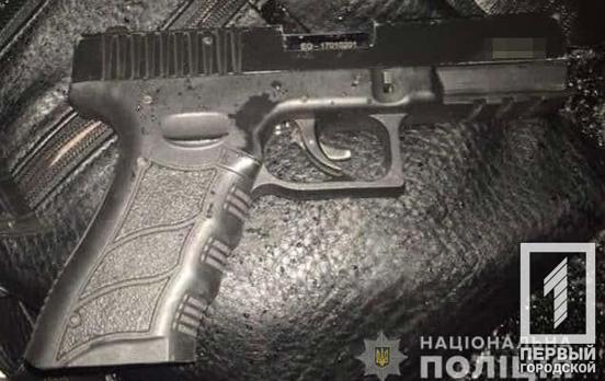 В Кривом Роге полицейские остановили машину с вооружёнными мужчинами