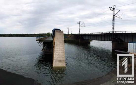 На трассе Кривой Рог – Никополь рухнул мост: водителям рассказали, как объехать аварийный участок