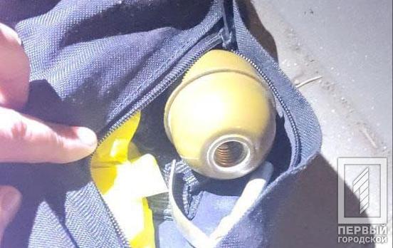 У Кривому Розі поліція затримала двох чоловіків за незаконне поводження зі зброєю та боєприпасами