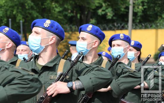 В Кривом Роге нацгвардейцы приняли присягу на верность украинскому народу