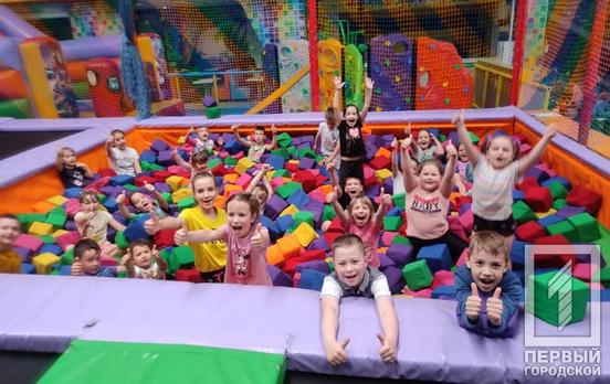 В Кривом Роге ко Дню защиты детей для маленьких жителей льготных категорий возобновили три соцпроекта