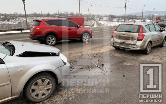 Пропуск пішохода закінчився ДТП: на Старовокзальній Chevrolet влетів у Kia