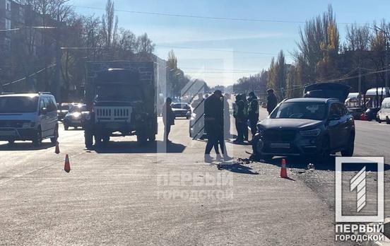 В Кривом Роге грузовик и паркетник не поделили дорогу