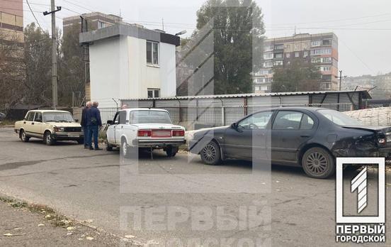 Не пропустил: в Кривом Роге столкнулись два «ВАЗа», одну из машин отбросило на Samsung