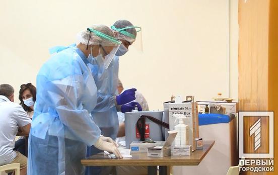 Днепропетровская область оказалась среди лидеров по количеству вакцинированных педагогов от ковида