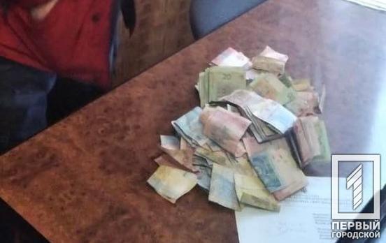 У Кривому Розі поліцейські затримали двох чоловіків, які викрали скриньку з грошима для пожертв