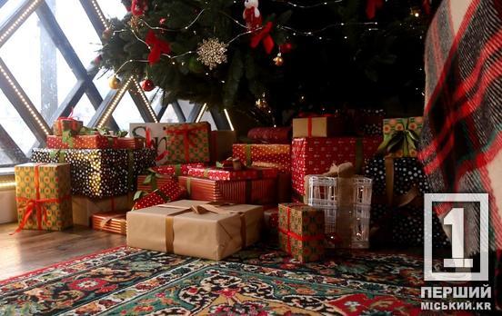 Радуватиме око та не становитиме небезпеки: де поставити ялинку, щоб свята залишили по собі лише позитивні спогади