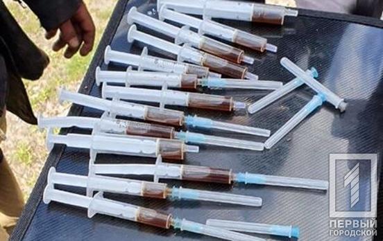 Опий и марихуана: в Кривом Роге задержали троих мужчин с наркотиками