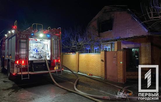 Из-за пожара в Кривом Роге обвалилась крыша дома