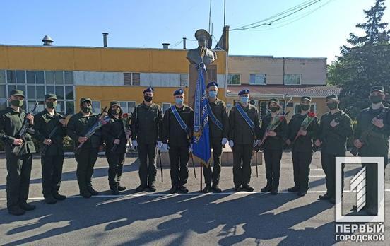 В Кривом Роге нацгвардейцы-контрактники присягнули на верность украинскому народу