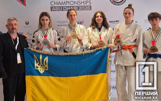 Чотири дострокові перемоги та дві медалі: криворіжанка Дар’я Миронова стала чемпіонкою світу з джиу-джитсу