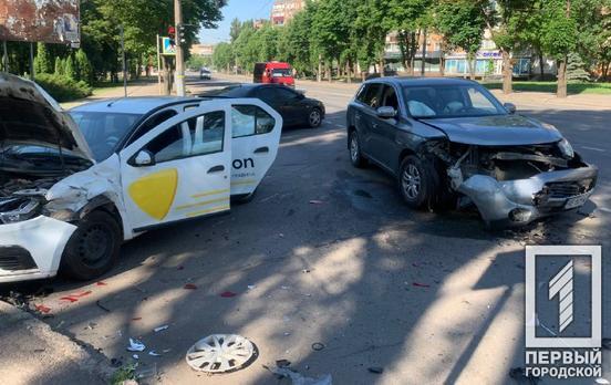 У Металургійному районі Кривого Рогу сталася аварія, госпіталізували вагітну жінку