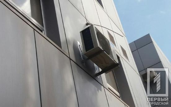 У Кривому Розі поліцейський затримав чоловіка, що намагався вкрасти блок від кондиціонера