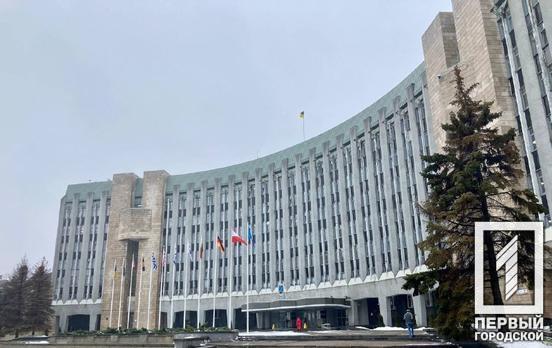 Ворог обстрілює населені пункти на межі Дніпропетровщини та Херсонщини, проте проникнути до нашого регіону не вдається, - Рада оборони області