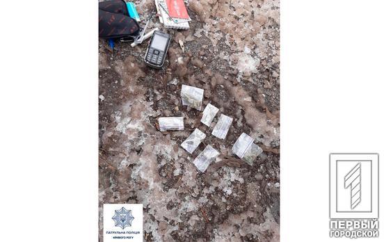 Марихуана в слип-пакетах: в Кривом Роге у мужчины изъяли запрещённые вещества