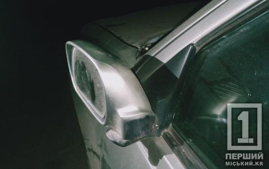 Подряпини та вивернуте бокове скло: у Кривому Розі на вулиці Героїв АТО невідомі пошкодили машину, потрібна допомога свідків