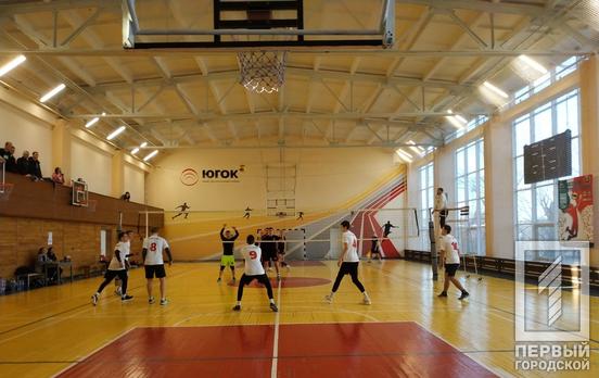 В Кривом Роге стартовал турнир по волейболу среди мужских команд