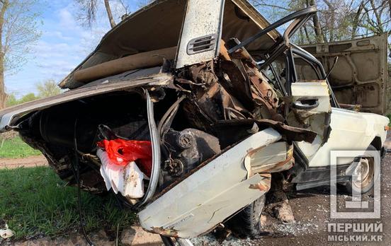 «Каша» з металу: у Кривому Розі на вулиці Конституційній жорстка ДТП з SEAT та ВАЗ