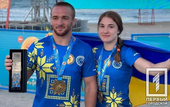 Поборола всіх: криворіжанка перемогла на змаганнях з пляжної боротьби у Румунії