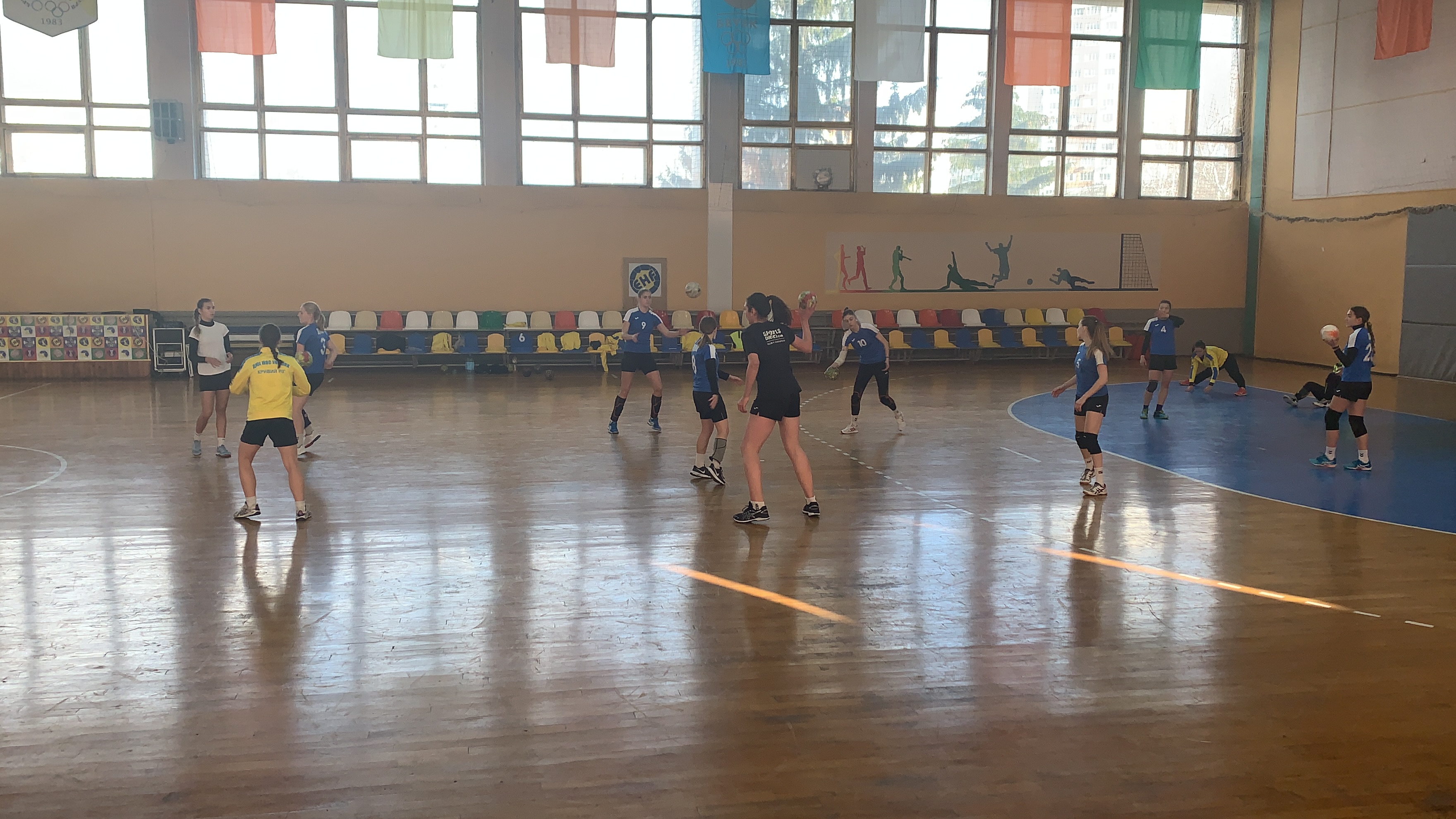 Гандболістки з Кривого Рогу здолали своїх суперниць із Броварів