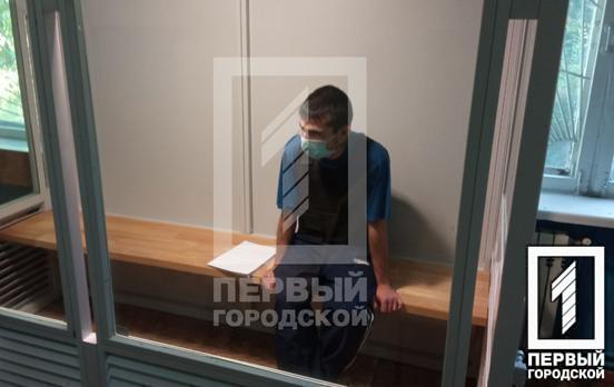 «Якби хотів вбити – встромив ножа глибше»: чоловіка, який понівечив ножем дворічну дитину неподалік від Кривого Рогу, арештували на час слідства