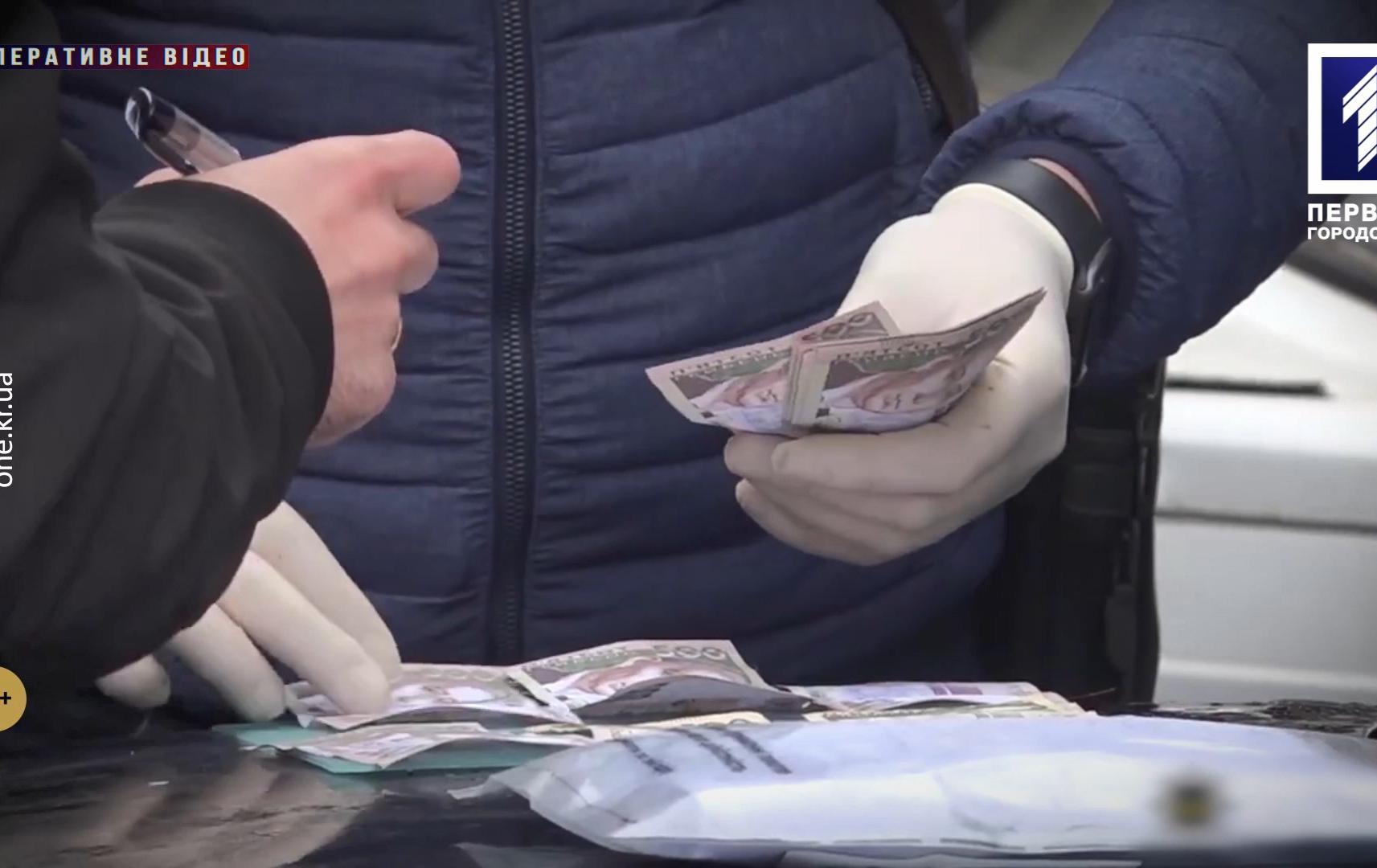 Кримінальний Кривбас: викрили поліцейських на хабарах, визволили з полону, смерть строковика