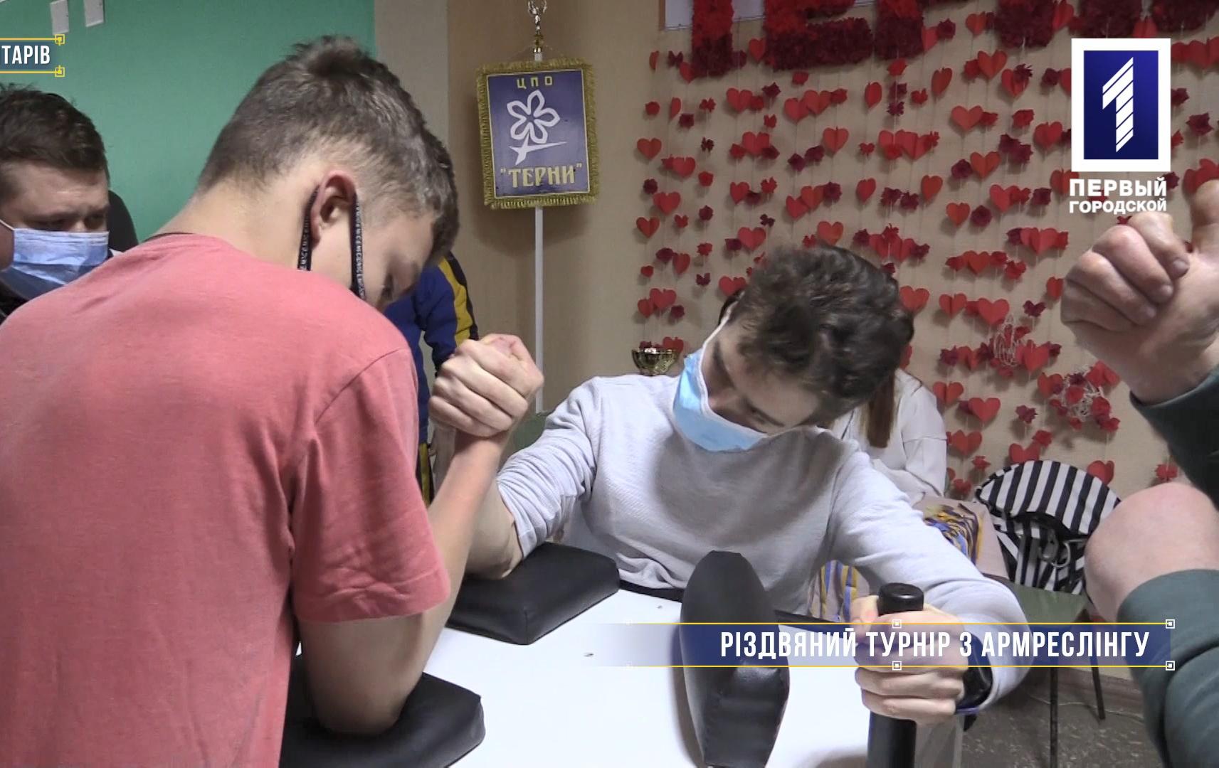 Бе коментарів: різдвяний турнір з армреслінгу