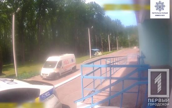 Патрульные полицейские Кривого Рога помогли мужчине, которому внезапно стало плохо