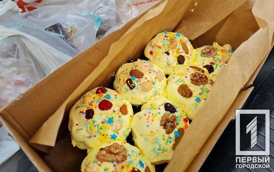 Криворожские ОСМД и неравнодушные горожане провели акцию в поддержку переселенцев к Пасхе