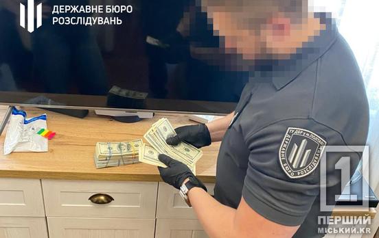 «Відмазали» понад 60 чоловіків : на Дніпропетровщині посадовець регіонального ВЛК та колишня медсестра підробляли документи для ухилення від служби