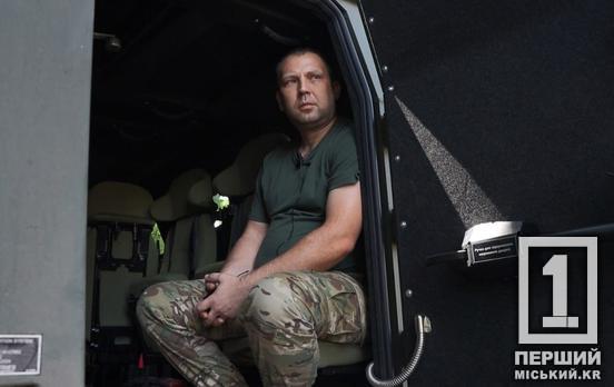 «Найголовніше для водія – зберігати спокій»: історія нацгвардійця «Вепра» з Кривого Рогу, який рятує людей з пекельних ділянок фронту