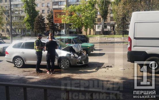 Масштабна ДТП на Дзержинці: через одного водія зіткнулися одразу чотири автівки