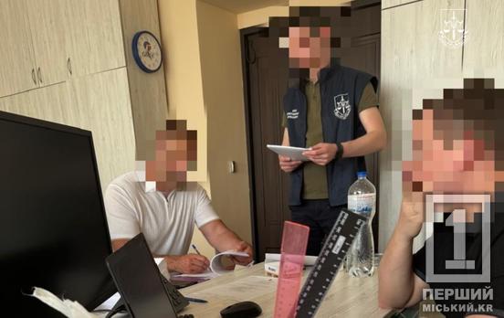 Поки країна у війні – він жирував: співробітника правоохоронного органу у Дніпропетровській області затримали через 16 «непояснених квартир»