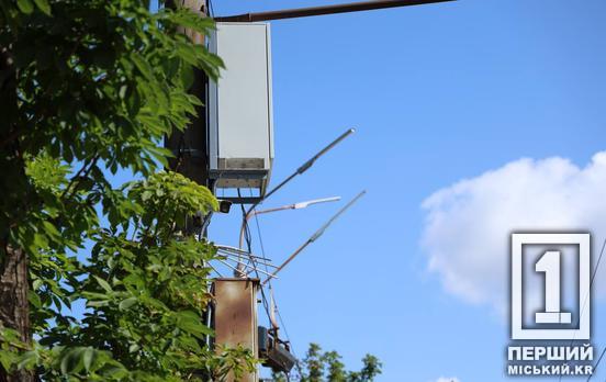 Безпека на дорозі: У Кривому Розі на перехрестях з інтенсивним рухом встановили вже 30 систем безперебійного живлення