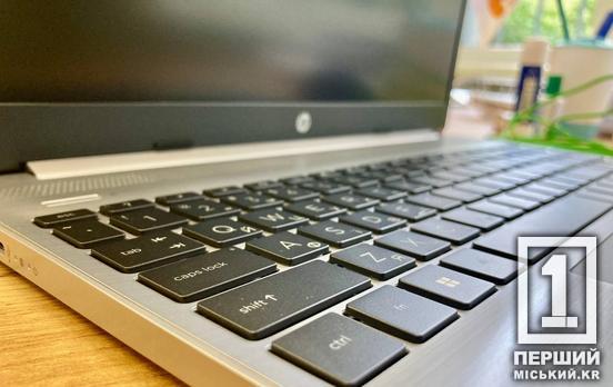 Нові шляхи, цифровізація та турбота про комфорт: Мінсоцполітики спростило відновлення пенсійного посвідчення