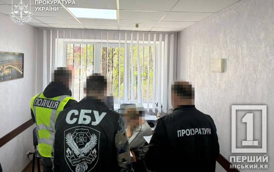 Привласнили 2,6 млн грн на житлі для багатодітної родини переселенців із Дніпропетровщини: на Хмельниччині судитимуть групу посадовців
