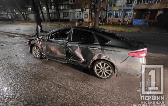 «Фінішував» на клумбі: у Кривому Розі нетверезий водій влаштував ДТП на кільці 95-го