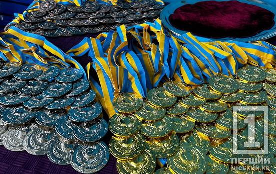 Пливи до мрії: у Кривому Розі стартував відкритий кубок з плавання до ювілею Саксаганського району